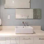 Three Bedroom Modern Flat *