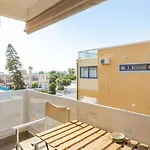 Three Bedroom Modern Flat 아이아 나파