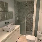 דירה Three Bedroom Modern Flat