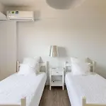 Three Bedroom Modern Flat *