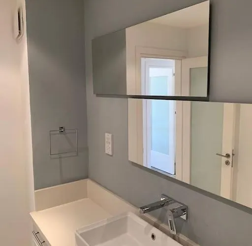 Three Bedroom Modern Flat アパート アヤナパ