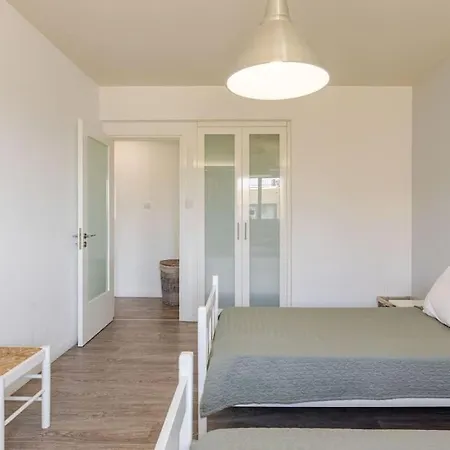 Three Bedroom Modern Flat Lägenhet